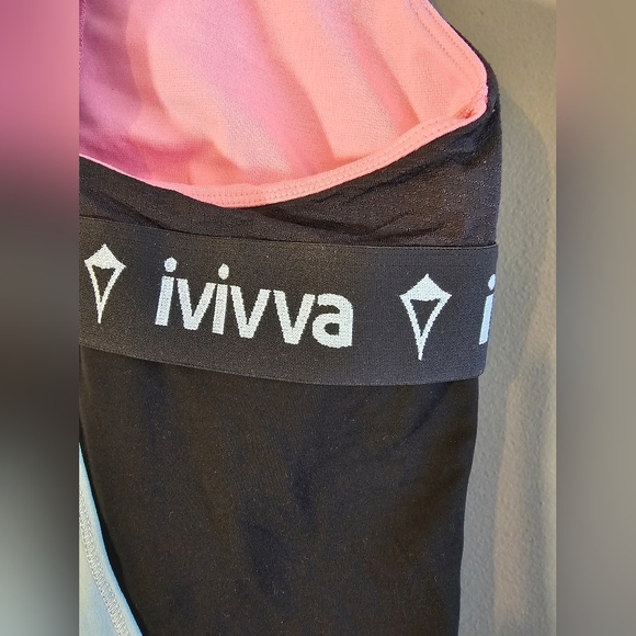 Ivviva Girls Activewear Tank w/ built in bra Sz 12 - Picture 2 of 5